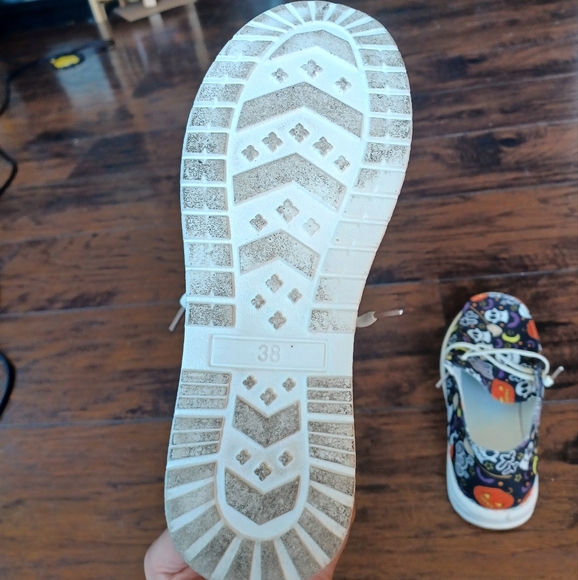 Women's Halloween Skulls Bats Canvas Slip-on Shoes - Picture 6 of 6